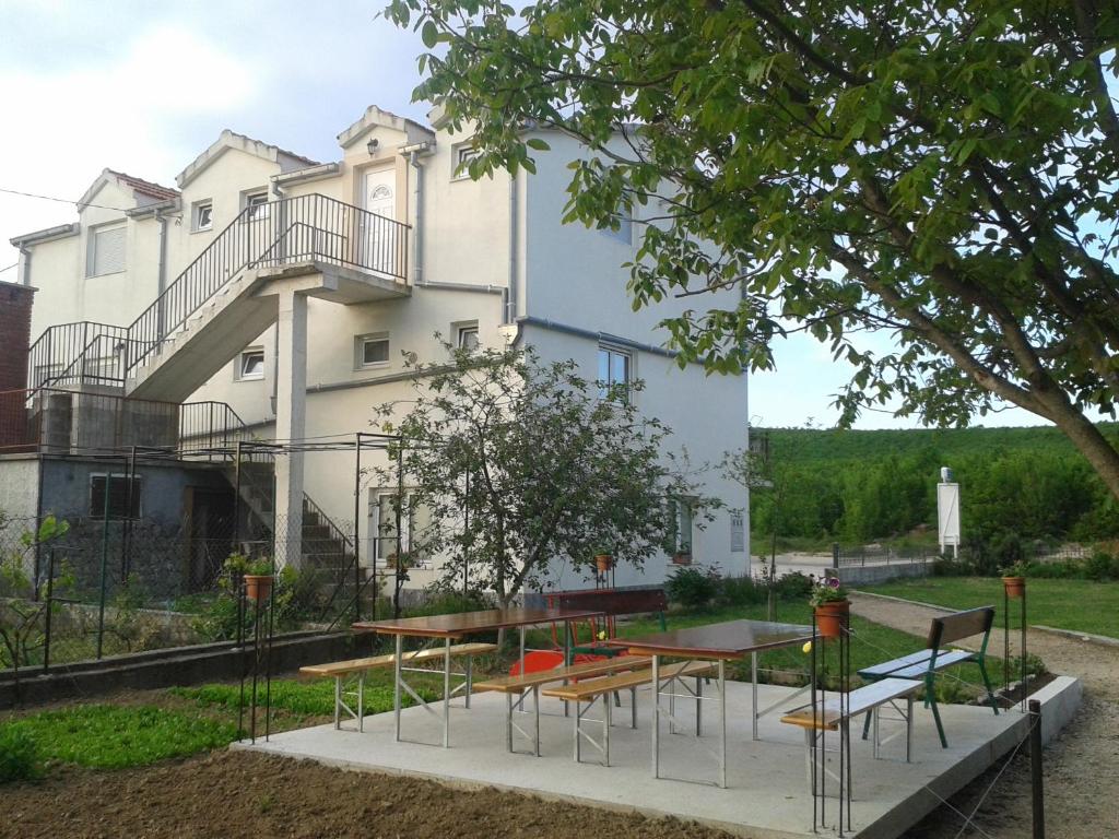 Apartman Jurika Trilj/Velić