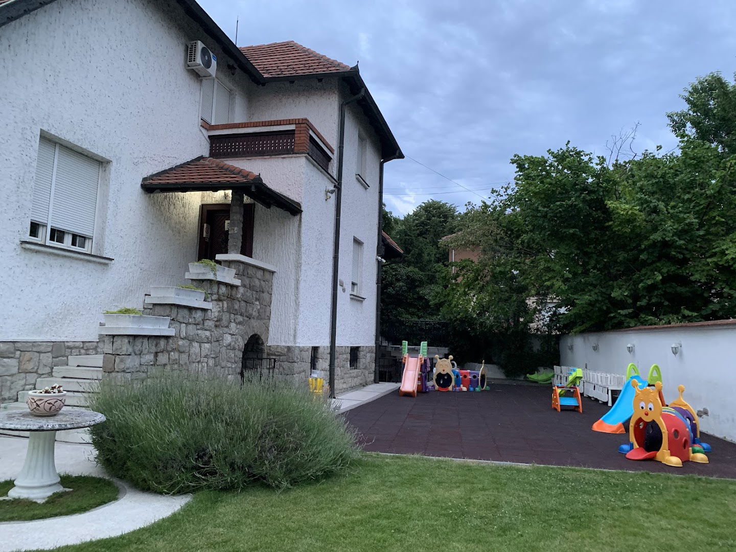 Predškolska Ustanova "Naša Vila"