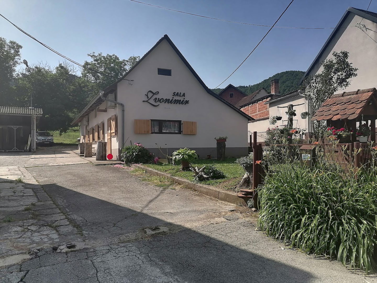 Sala Zvonimir i kuća za odmor Katarina