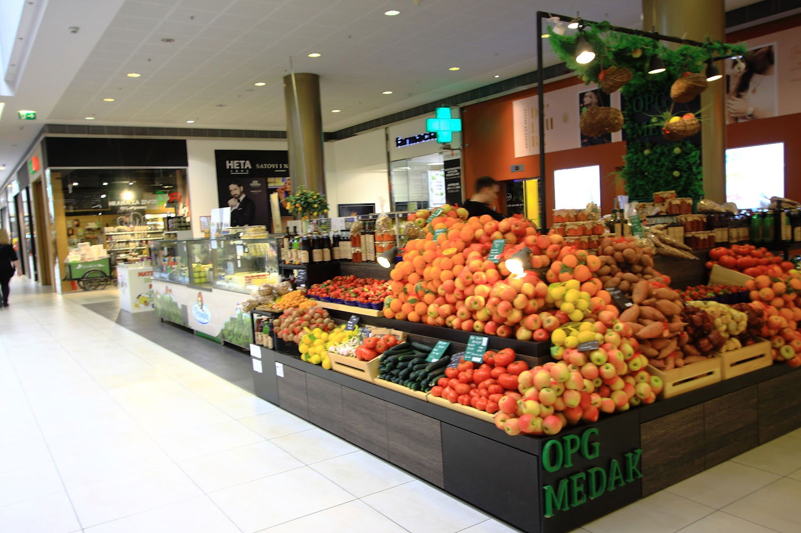 Mini Tržnica City Center One East