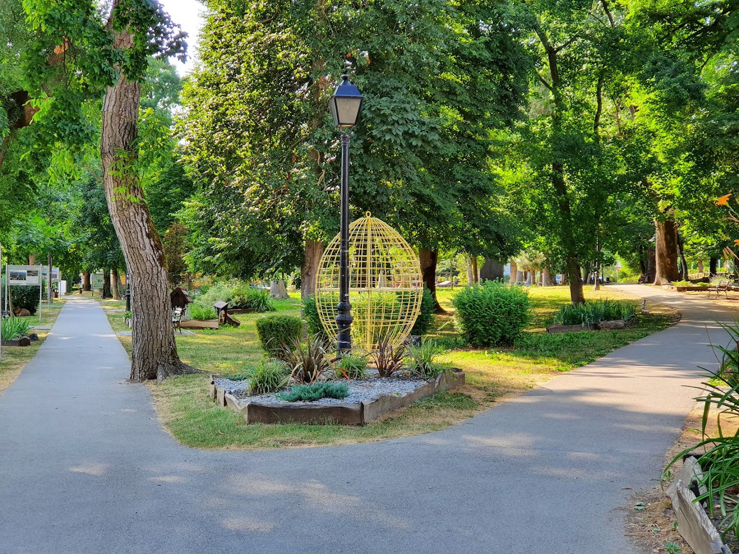 The grounds of Count Draskovic