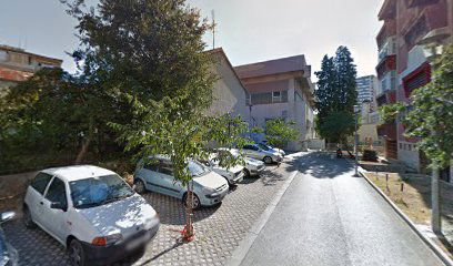 Ulica Vatroslava Lisinskog 8 Parking