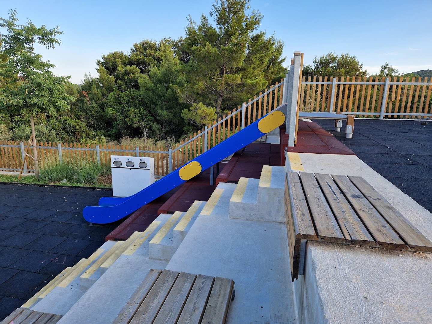 Dječje igralište - Glavica Babin kuk