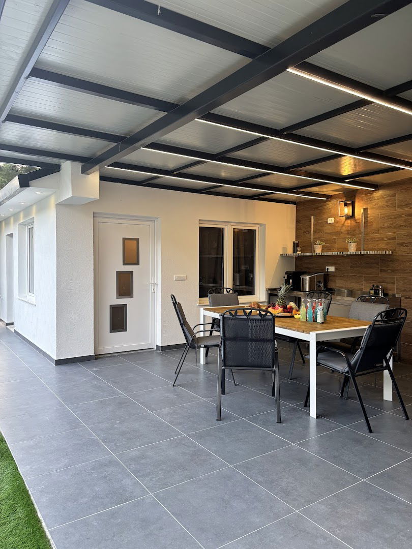 M&M Pelivan apartments