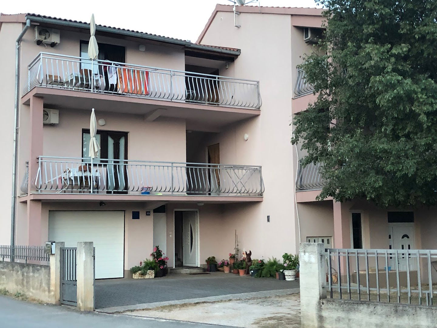 Božo i Marija APARTMANI ***