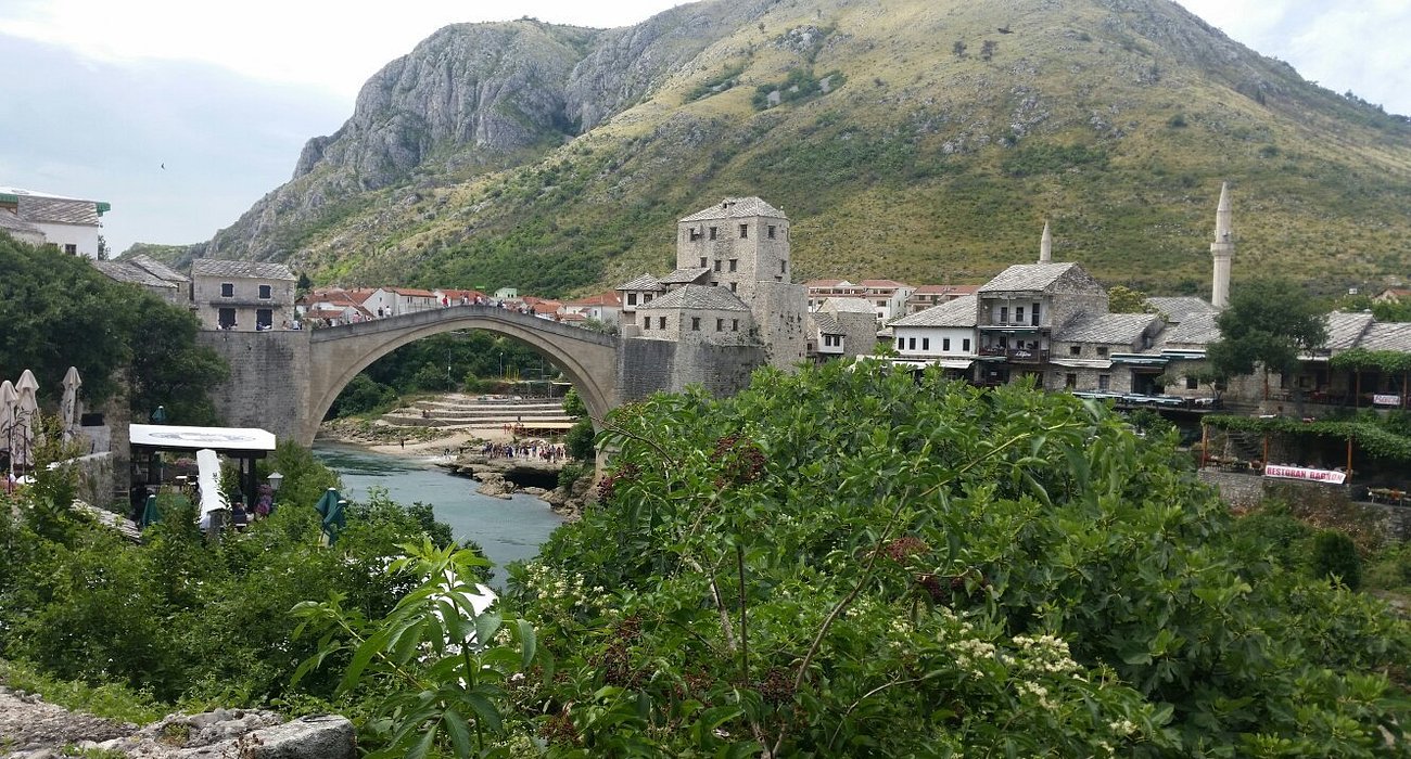 River Camp Buna - Half Island