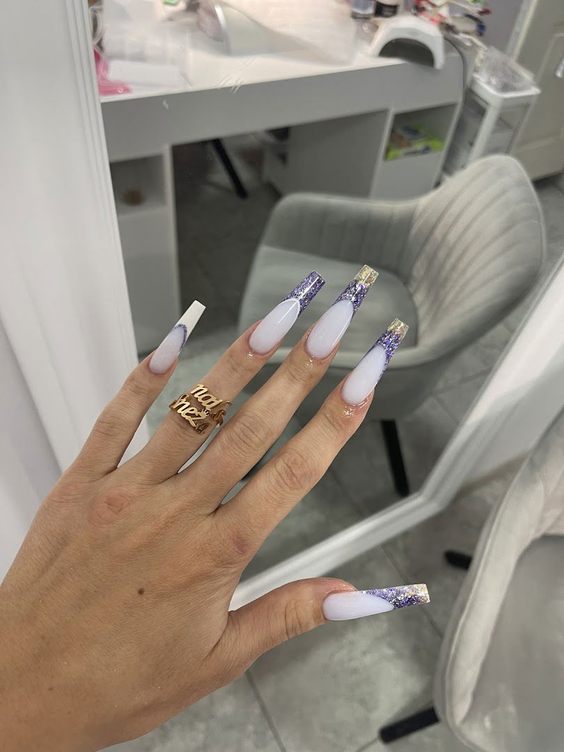 Sneža nails
