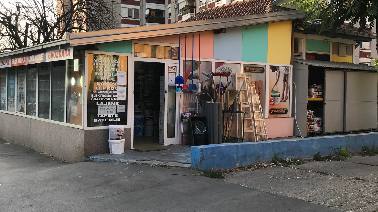 Farbara, vodovod, elektro materijal, gvozdjara B&G Adaptacije