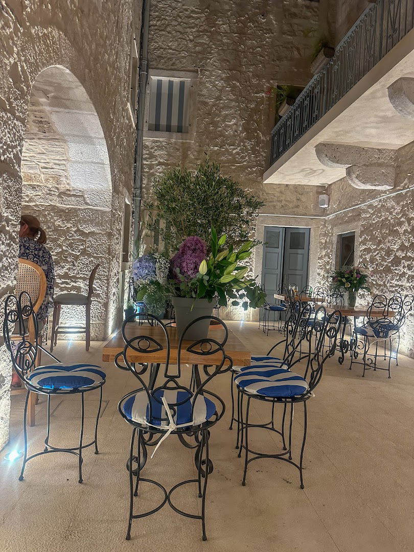 CASA BLANKA restaurant&cocktail bar