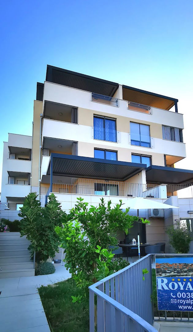 ROYAL Apartments Primosten