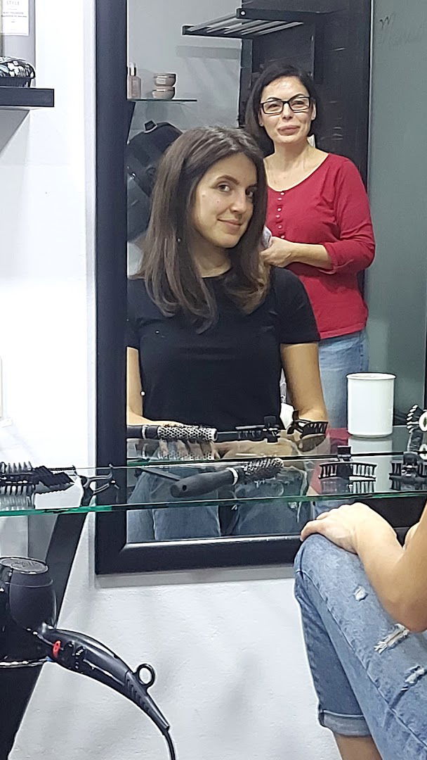 FRIZERSKO KOZMETICKI CENTAR MANUELA