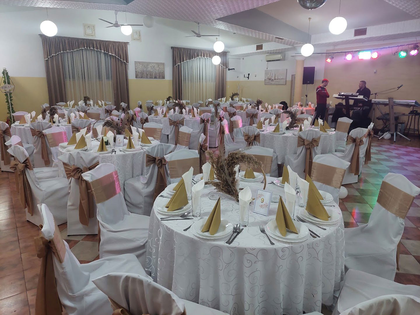 TUR "SVEČANA SALA TARA BK"