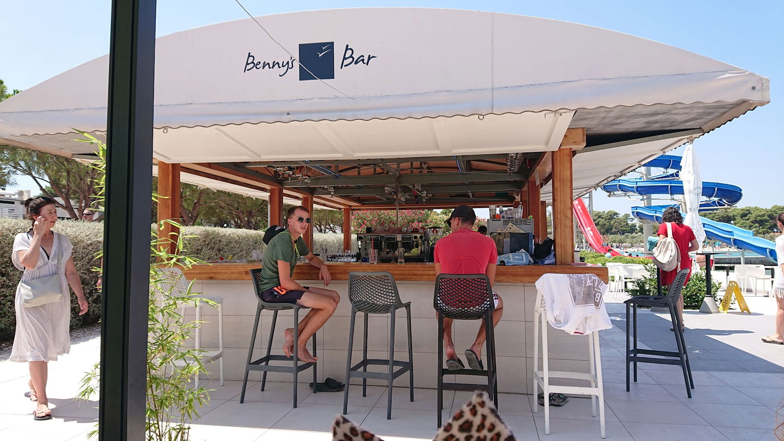 Benny's bar