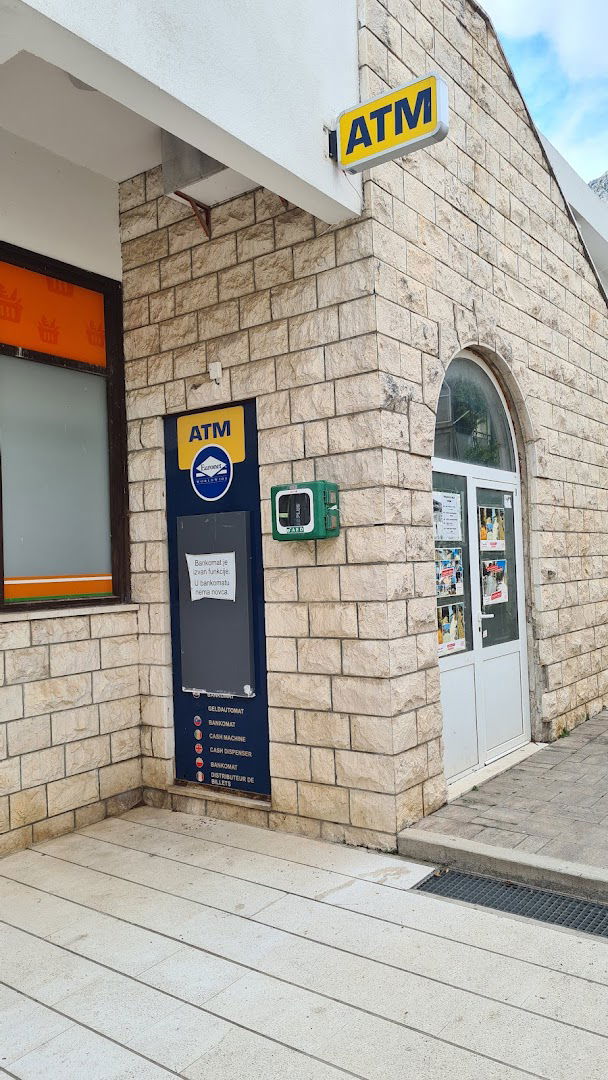 Avtomatski defibrilator (AED)