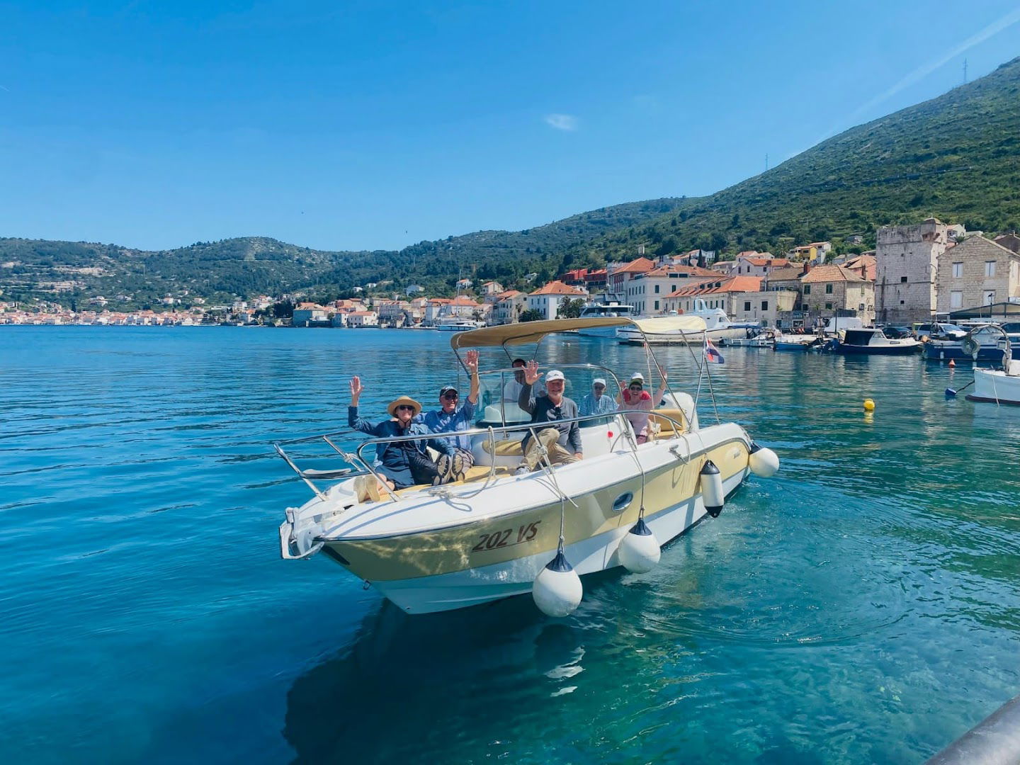 Navigator Vis Villas d.o.o.