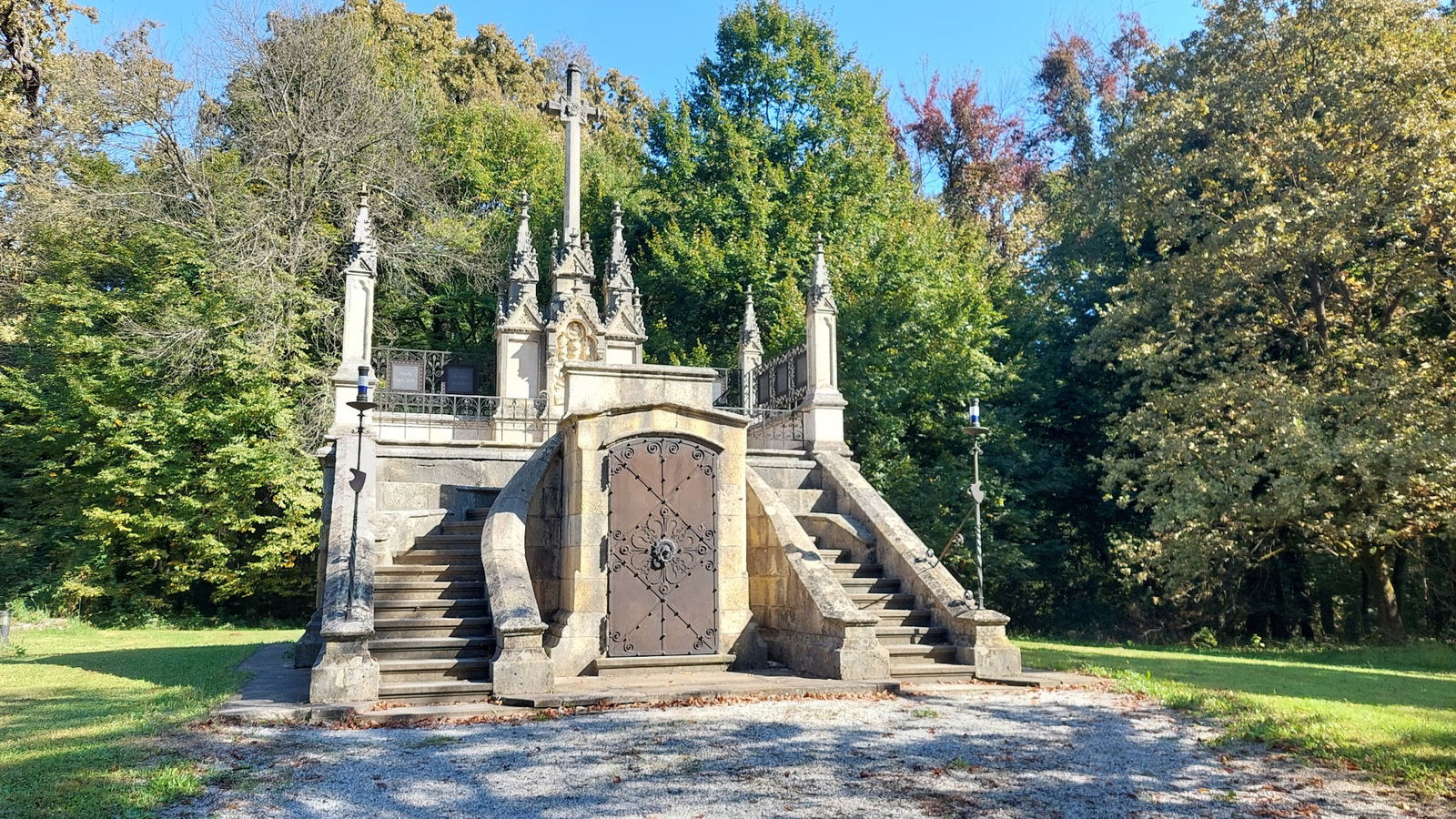 Obiteljska grobnica Jelačić