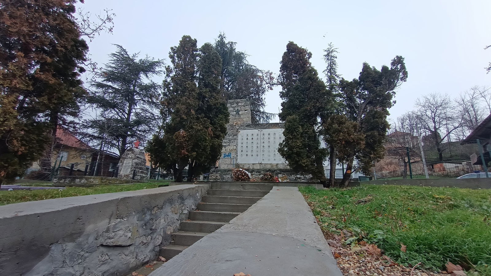 Spomenik palim borcima