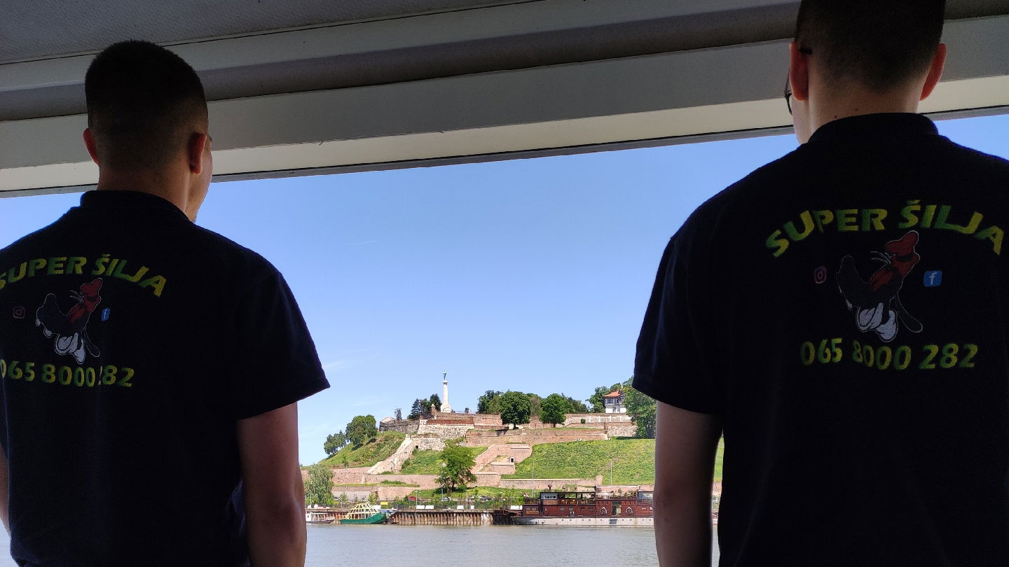 Profesionalno pranje prozora,izloga,reklama,tendi,podova,dubinsko pranje namestaja "Super Šilja"