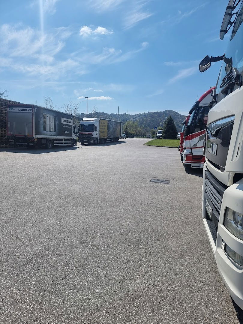 Metro Cash & Carry central warehouse and Xdock