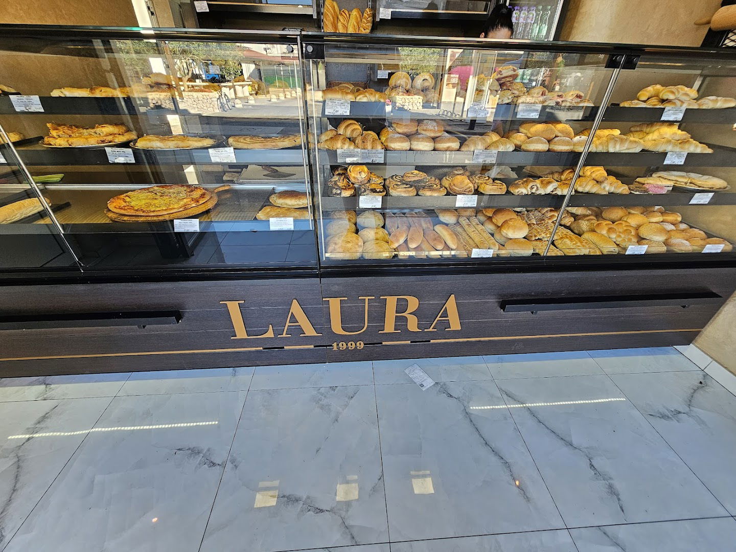 Laura bakery