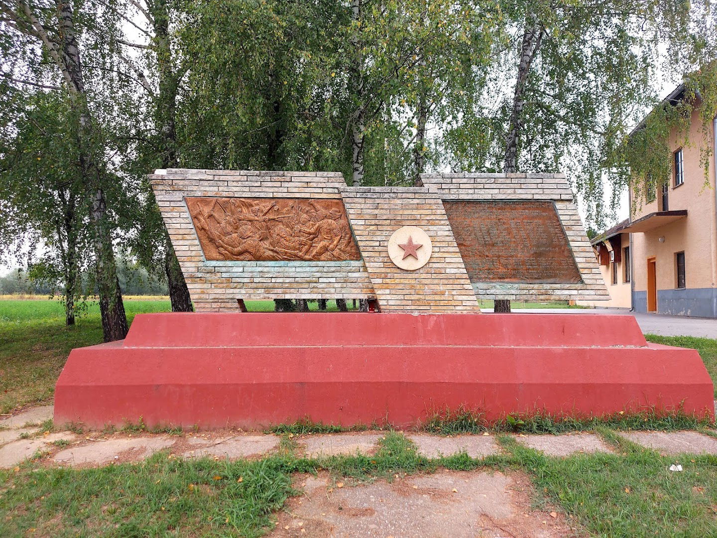 Spomenik palim borcima i žrtvama fašizma