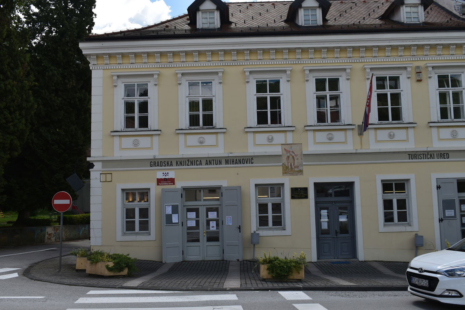 Gradska knjižnica I čitaonica Antuna Mihanovića