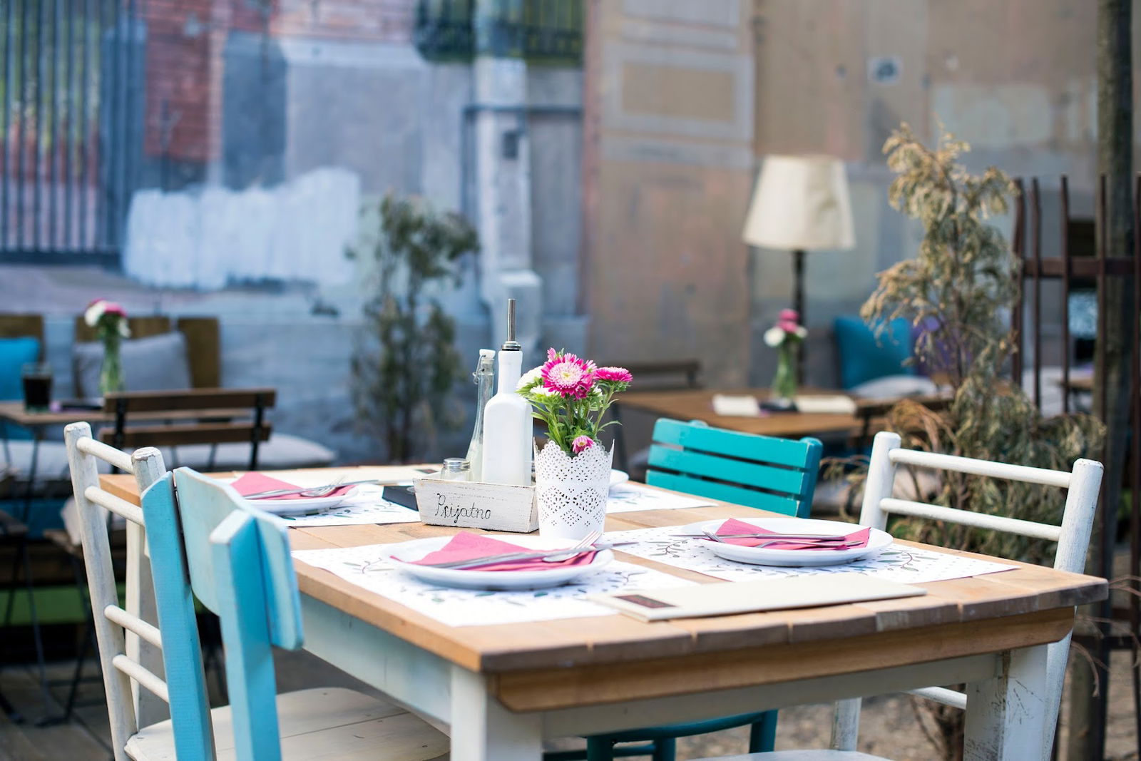 Crossroads night club & caffe & restaurant