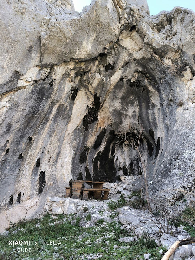 polu špilja Kozjak, sv. Jure