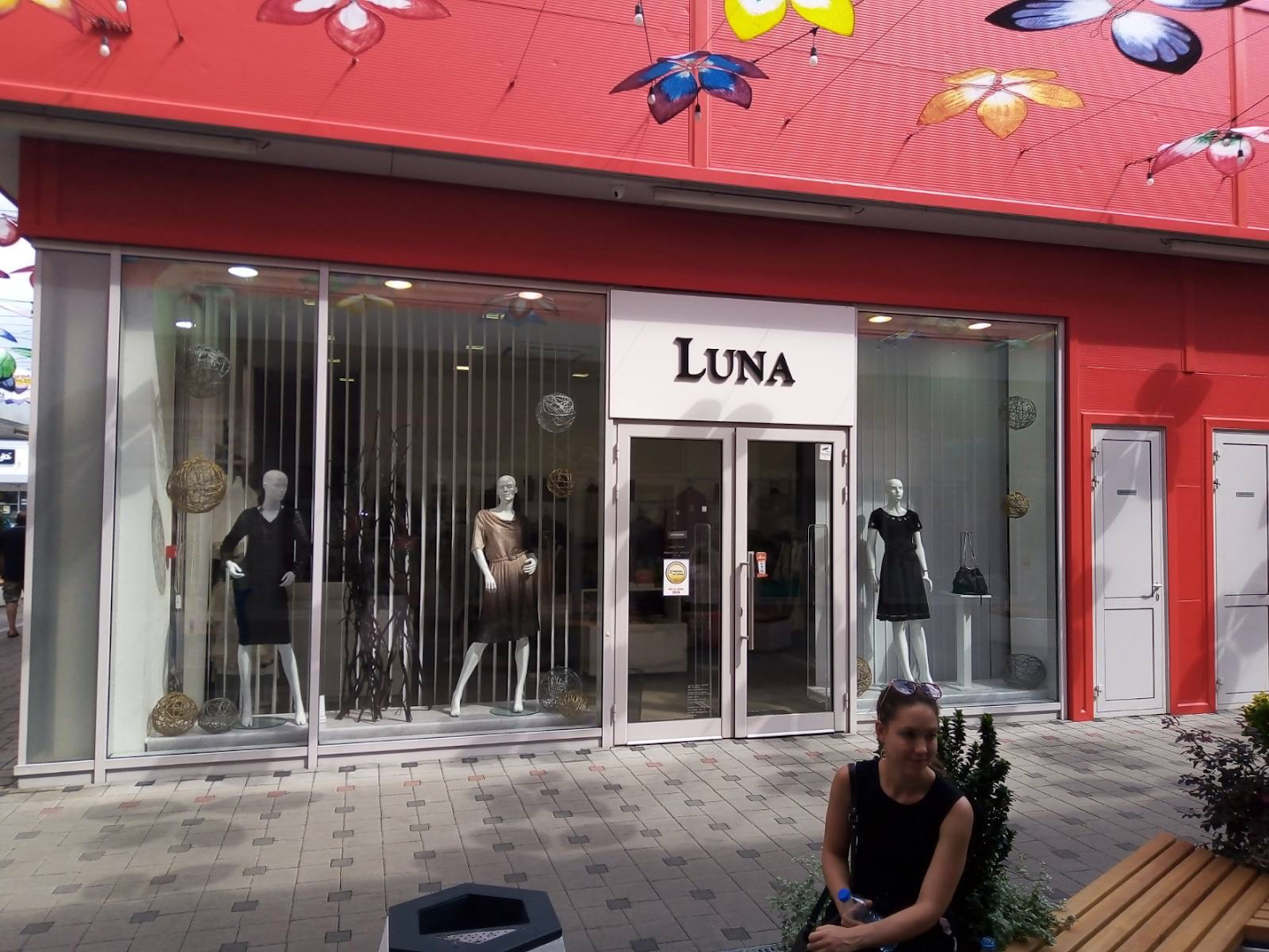 Luna Fashion Store - Pančevo