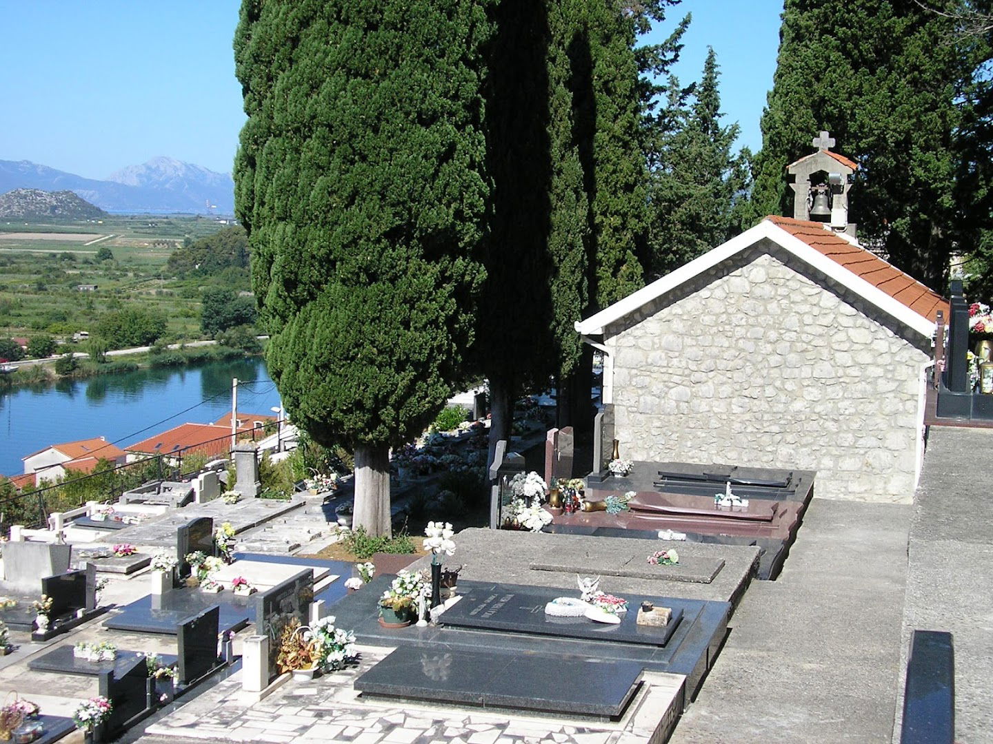 Komin, cemetery of St. Roch