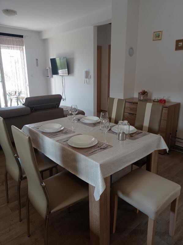 Apartmani Kos - Sveti Filip i Jakov