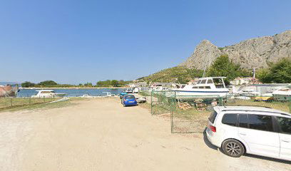 Mila Majka Cruising Boat