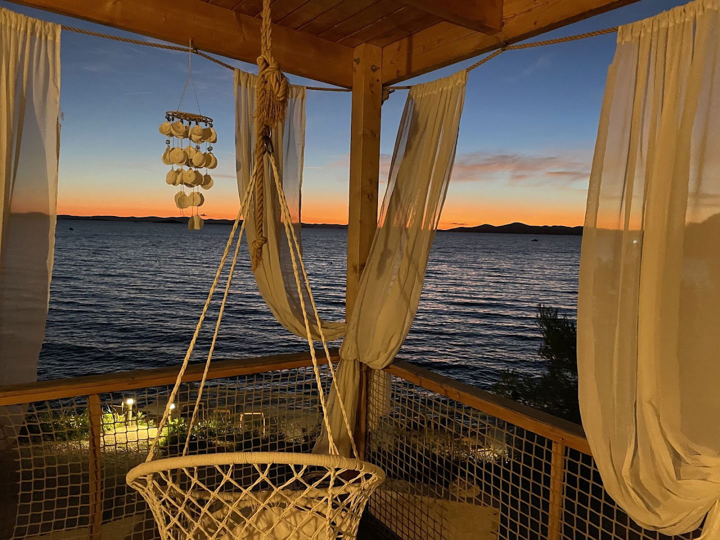 Mara's Coast - Amelia