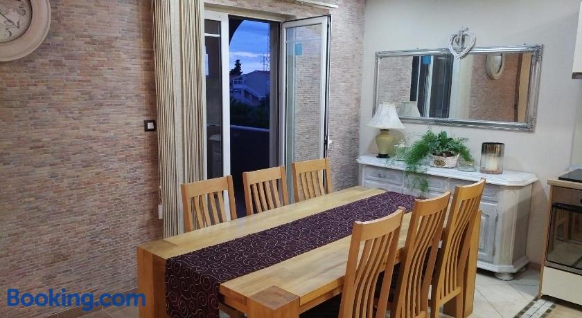 Apartment Gold & Gray