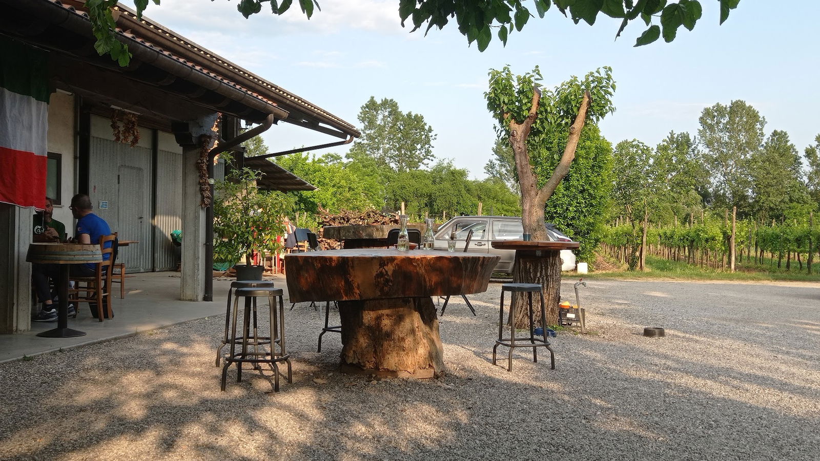 Privada, Country Wine Bar By Roadway