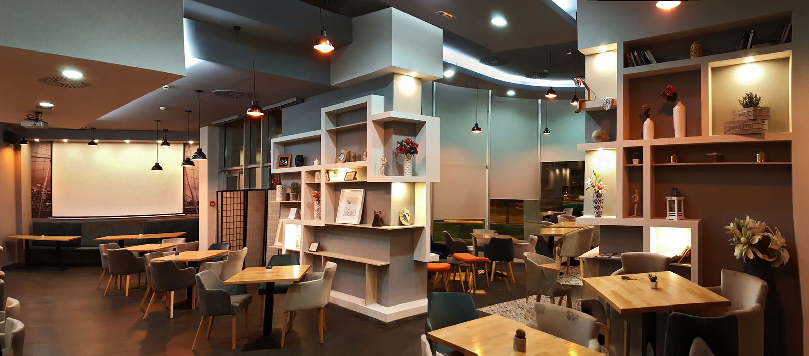 Djovani-Mont, rekonstrukcije i enterijeri