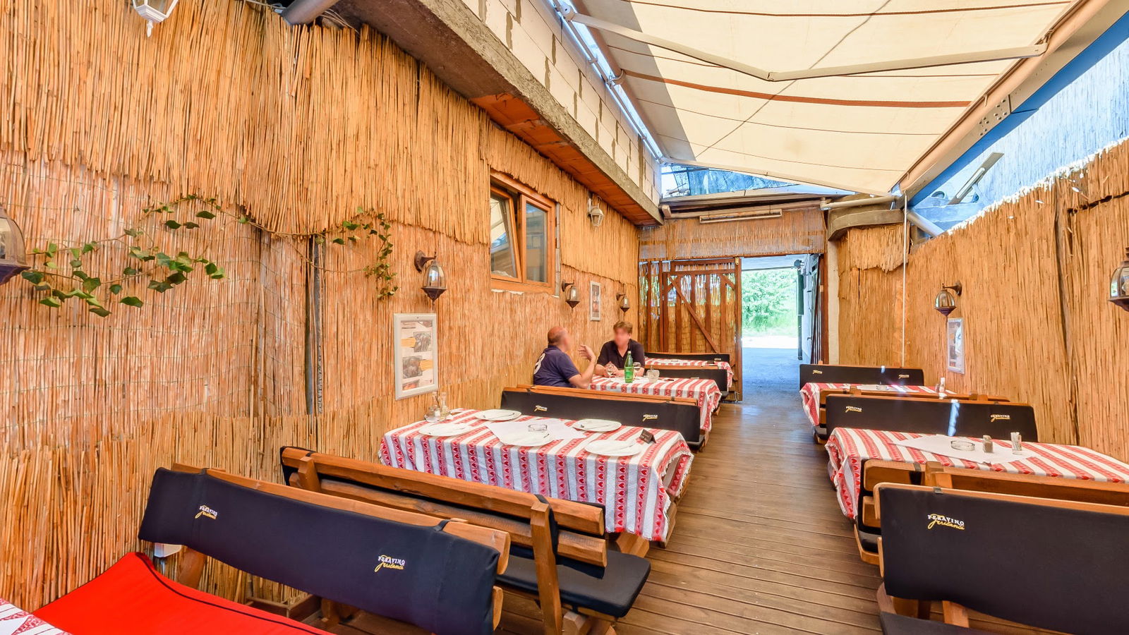 Magazinska klet - Roštilj na drveni ugljen