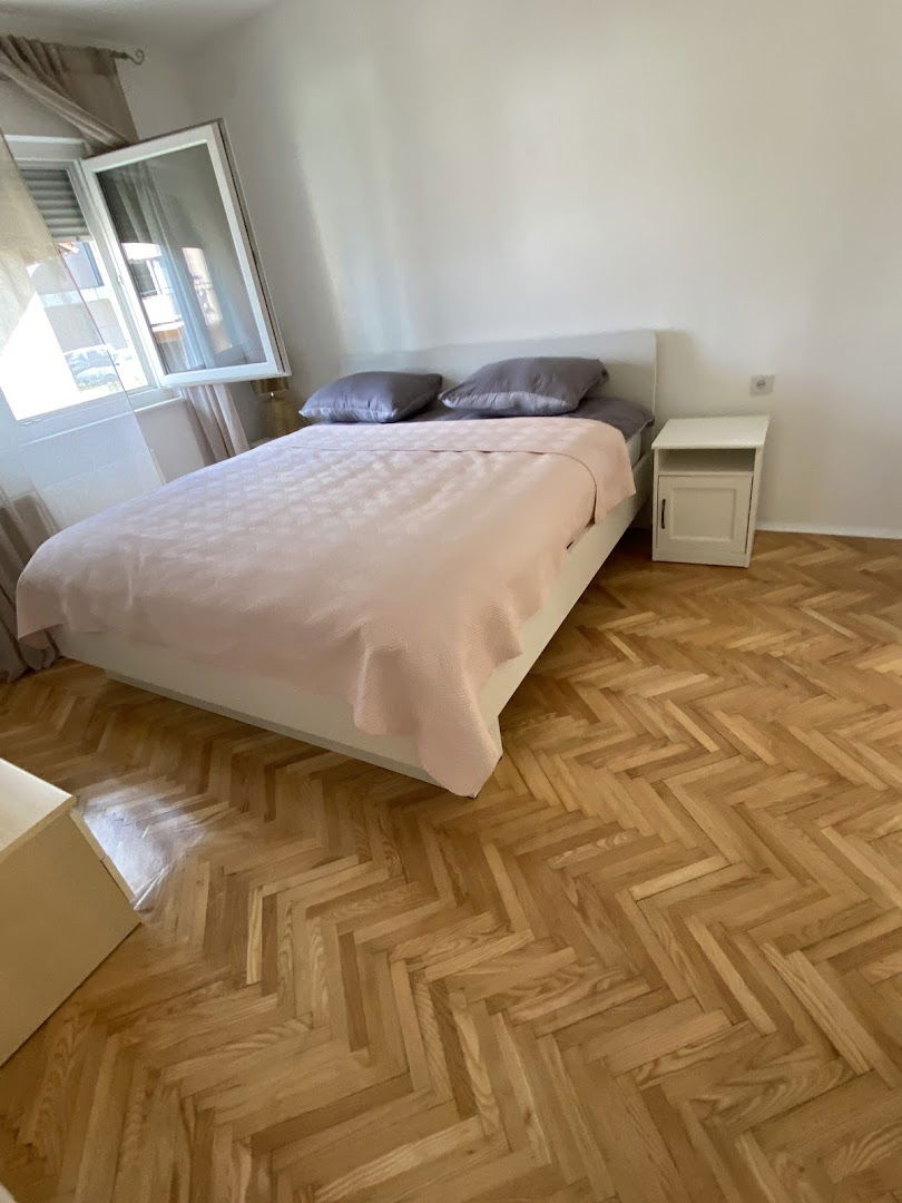 APARTMANI Rebro & Maksimir s parkingom