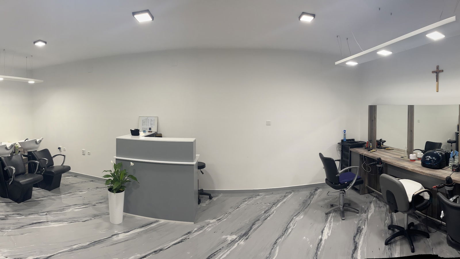 FRIZERSKI OBRT T I N A VL. VALENTINA HENJEL