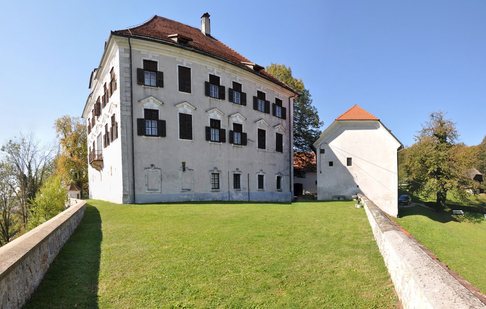 Zaprice Castle