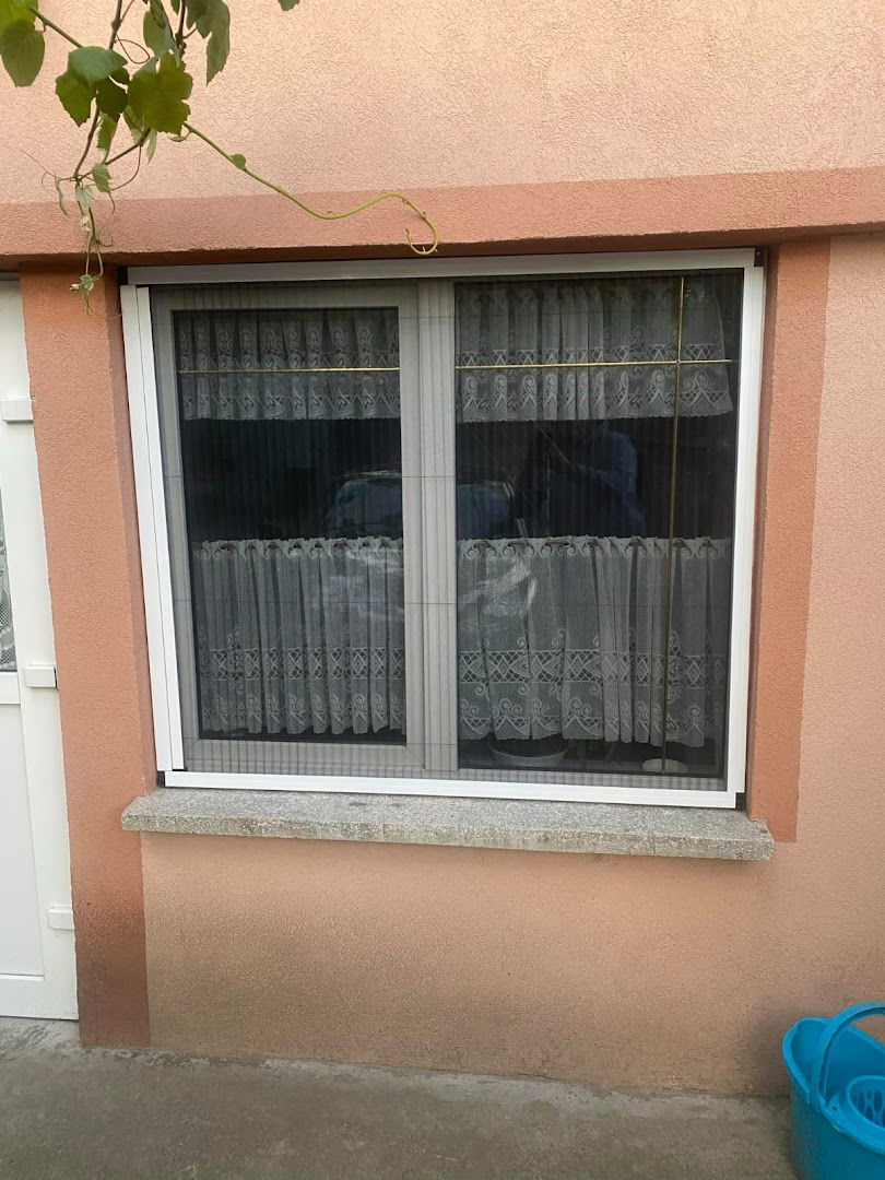 MS mont KOMARNICI I ROLETNE