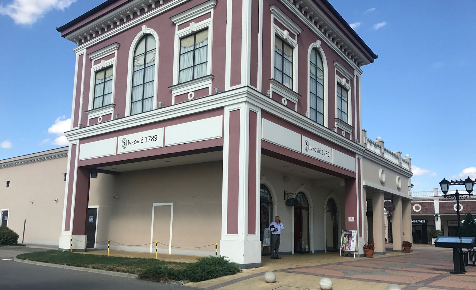 Ivković 1789 Outlet