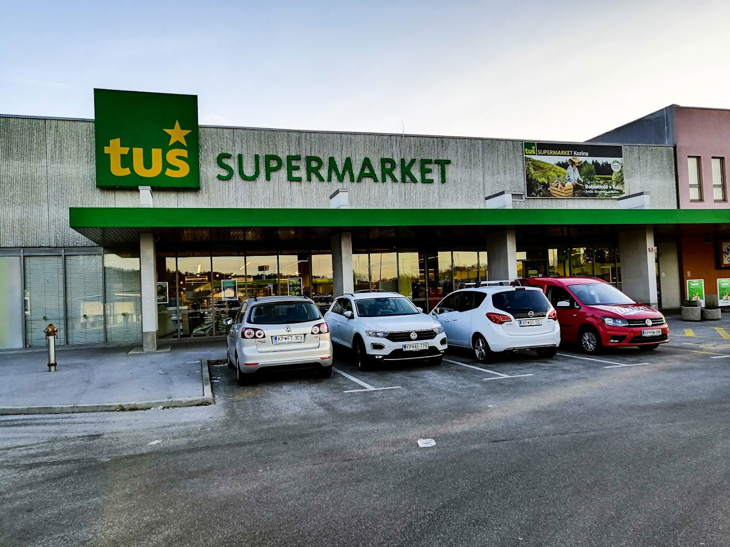 Tuš supermarket Kozina