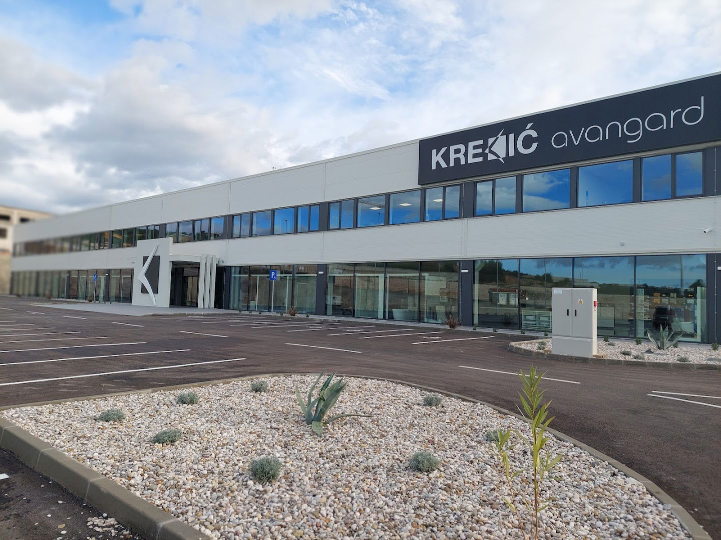 Krekić avangard d.o.o. - Salon keramike, sanitarne opreme i vodoinstalacijskog materijala