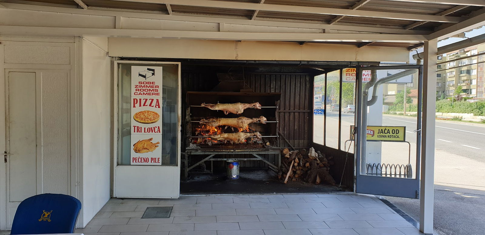 Hostel & Restaurant Tri lovca