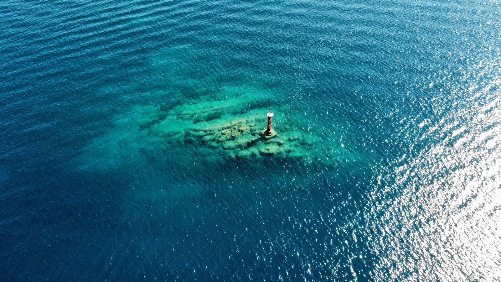 Osamljena nevarnost na morju
