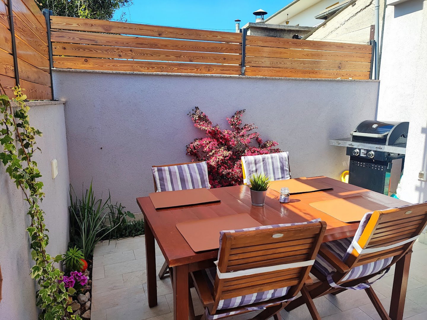 Guest House pop& rock