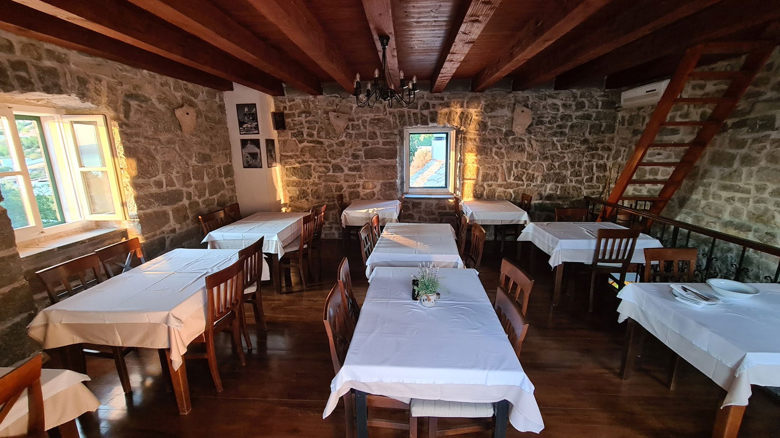 Konoba Ivandica Dvori