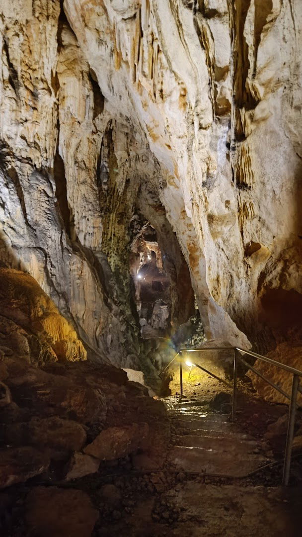 Samograd Cave