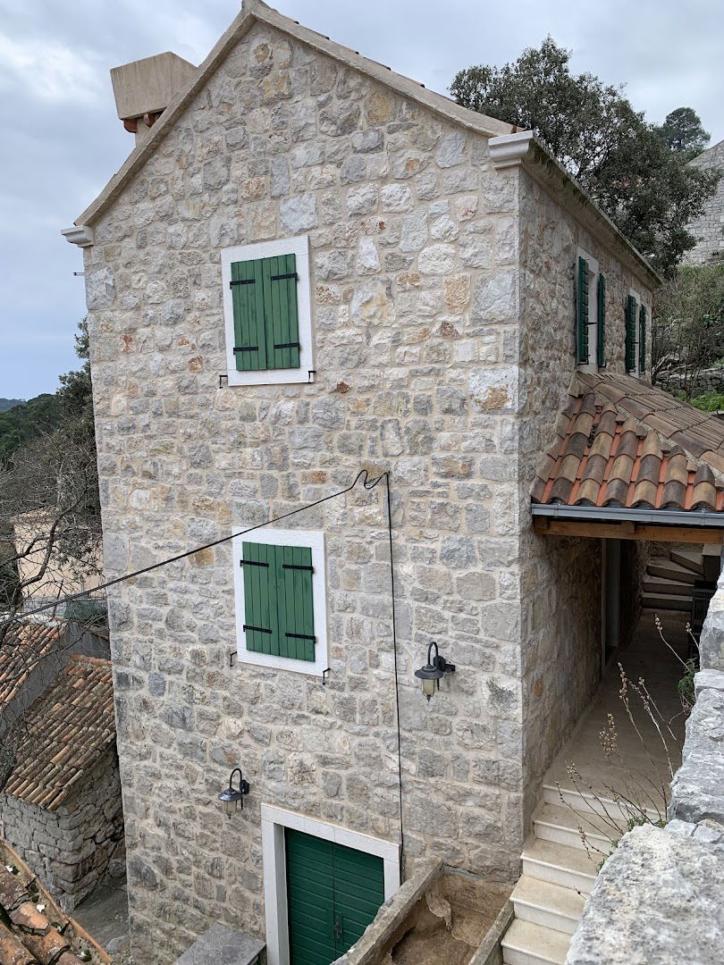 Mali skalini - studio apartment